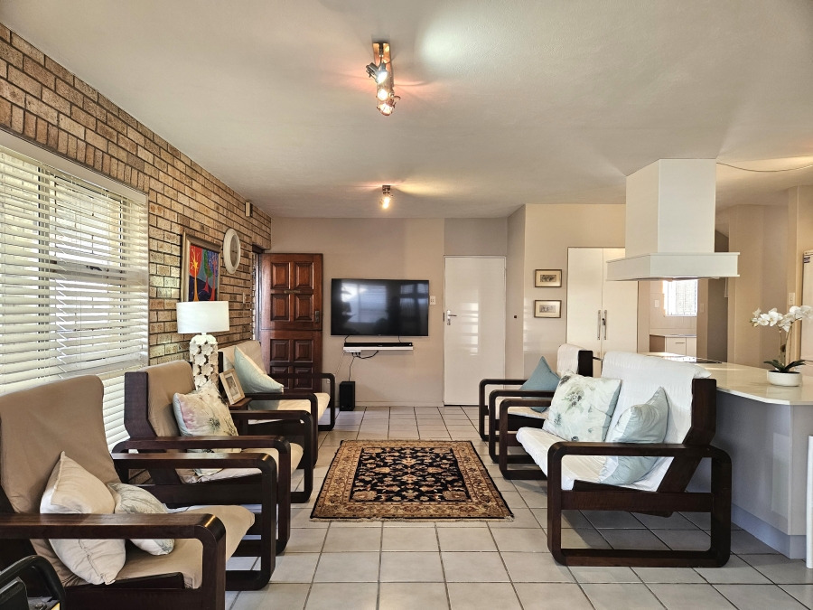 5 Bedroom Property for Sale in Ferreira Town Eastern Cape
